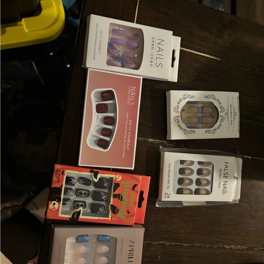 Mystery Nail Box - Picture 4 of 5